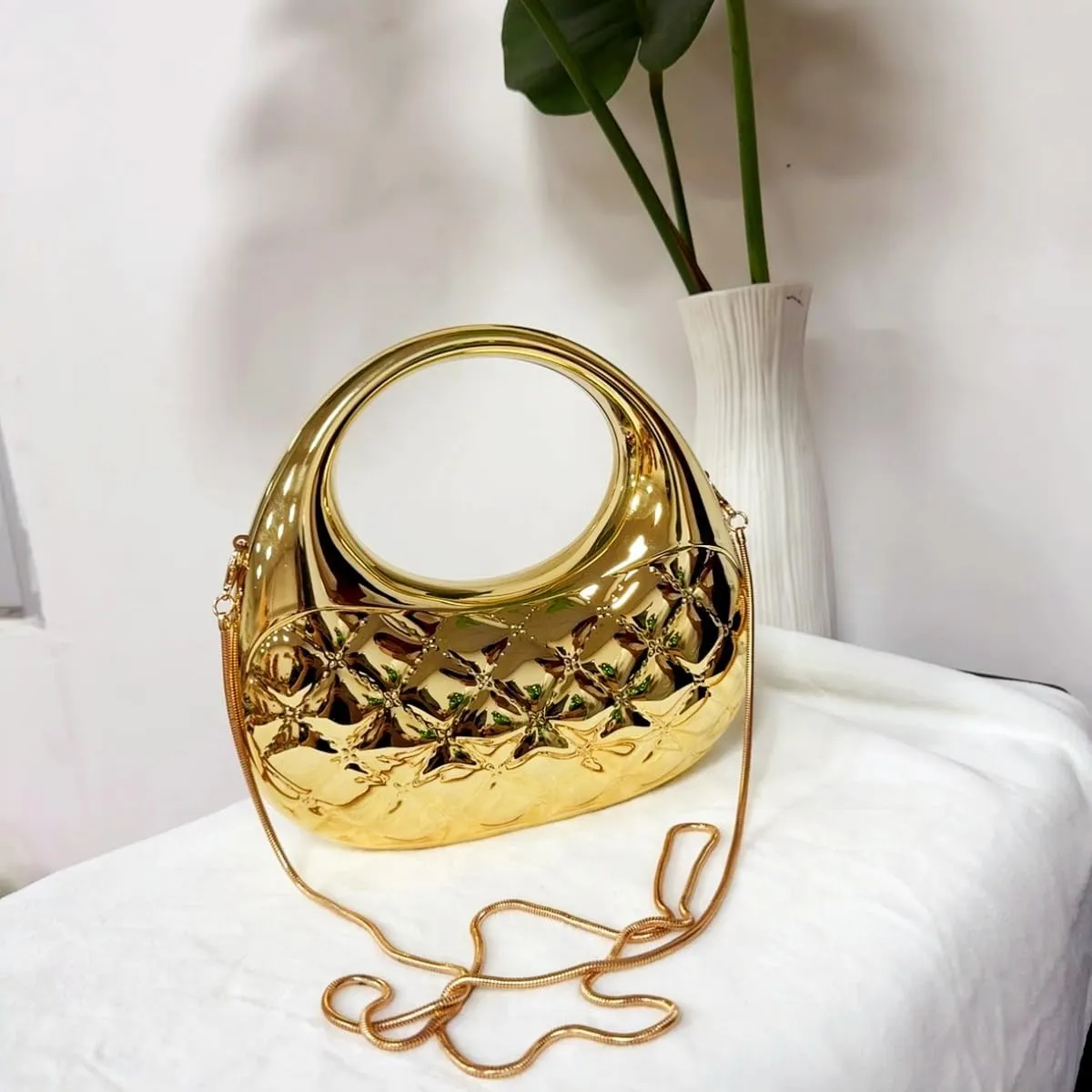Acrylic Handbags for Women Cute Acrylic Clutch Small Unique Purse Trendy Metal Evening Bag for Party Cocktail