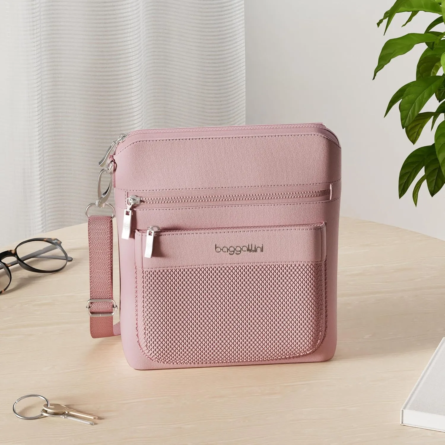 Baggallini Modern Pocket Crossbody