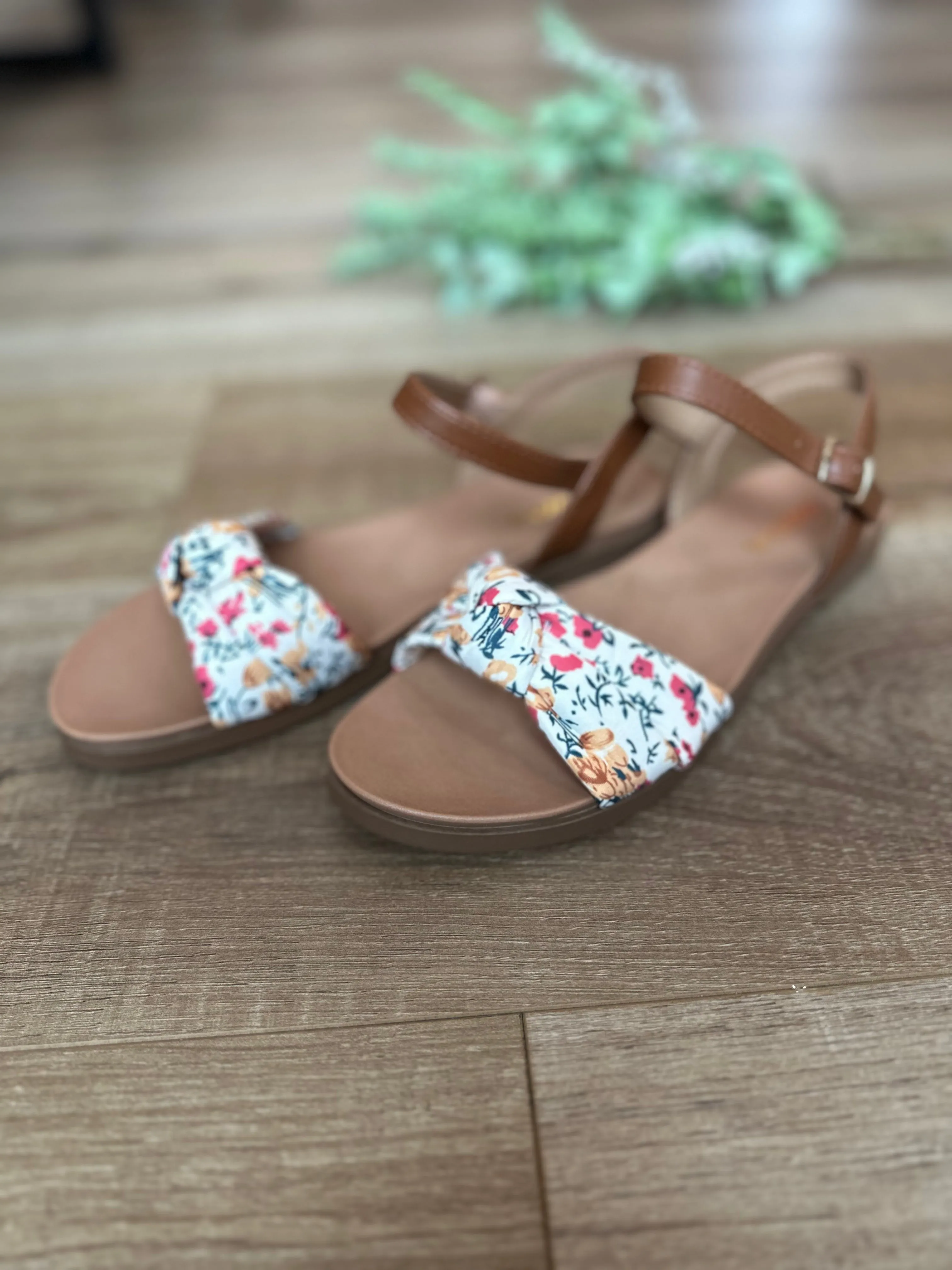 FINAL SALE ~ Becky Floral Knot Sandal (SODA)