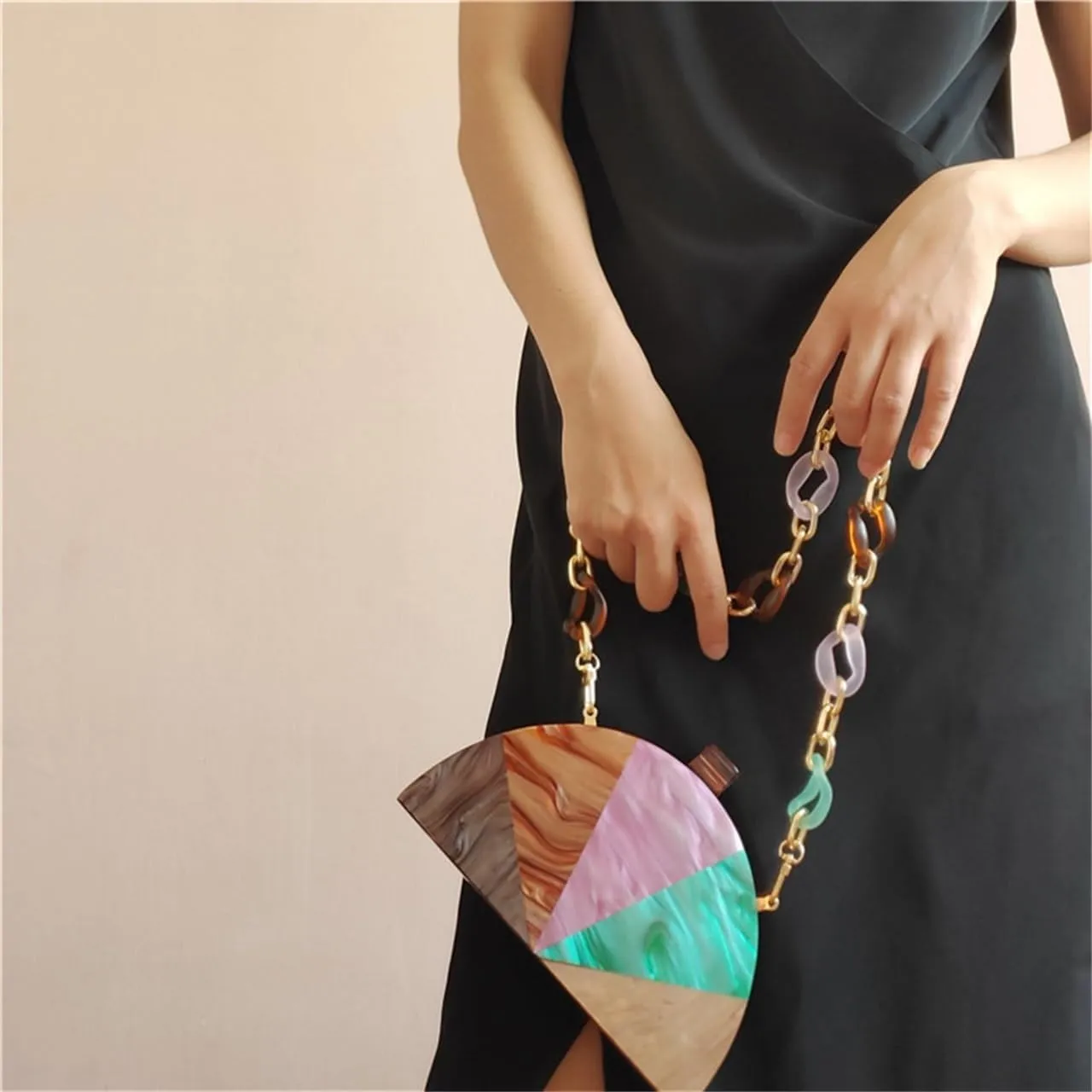 Women Acrylic Purses and Handbags Semicircle Acrylic Clutch Unique Crossbody Bag with Chain Party Evening Bag